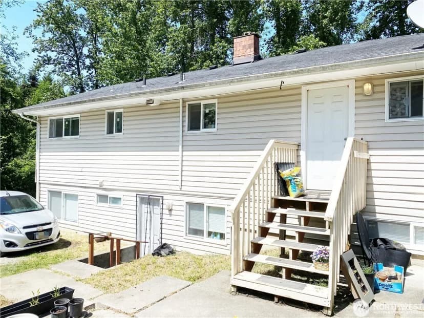 Property photo for 2413 Sw Graham Street, Seattle