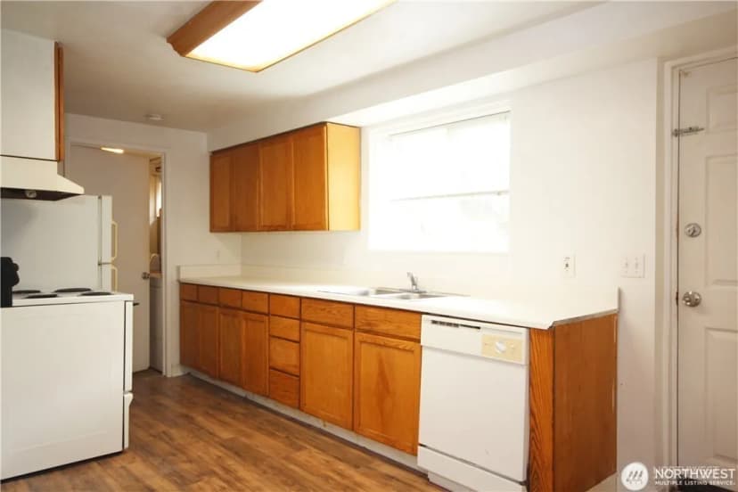 Property photo for 2413 Sw Graham Street, Seattle photo 5