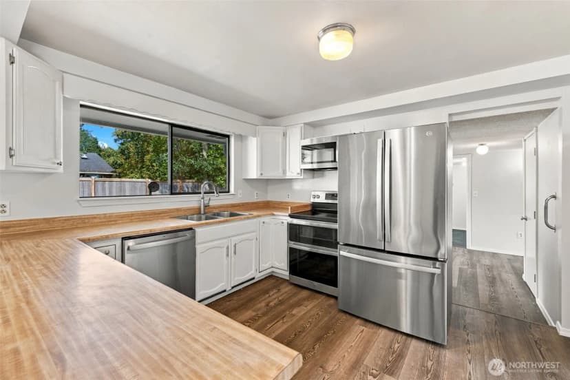 Property photo for 8419 Washington Boulevard Sw, Lakewood photo 8
