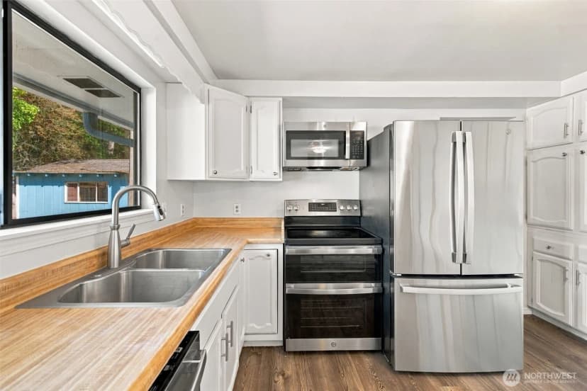 Property photo for 8419 Washington Boulevard Sw, Lakewood photo 9