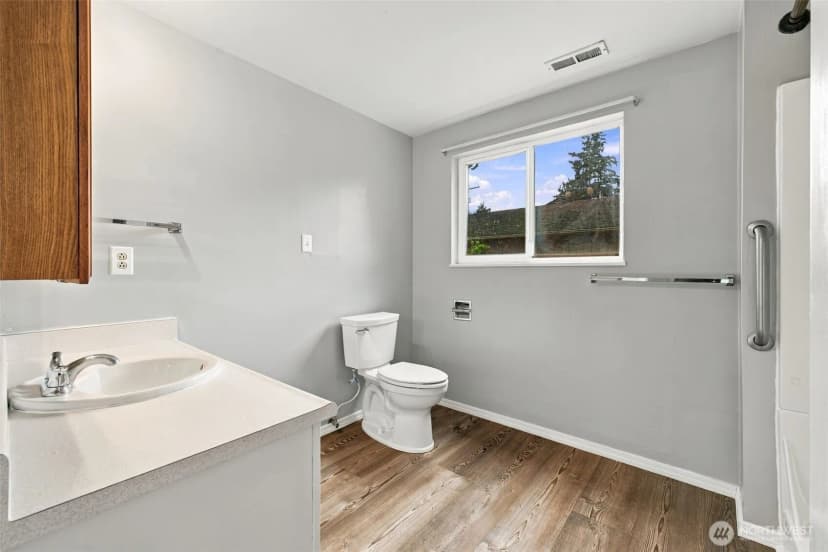 Property photo for 8419 Washington Boulevard Sw, Lakewood photo 14