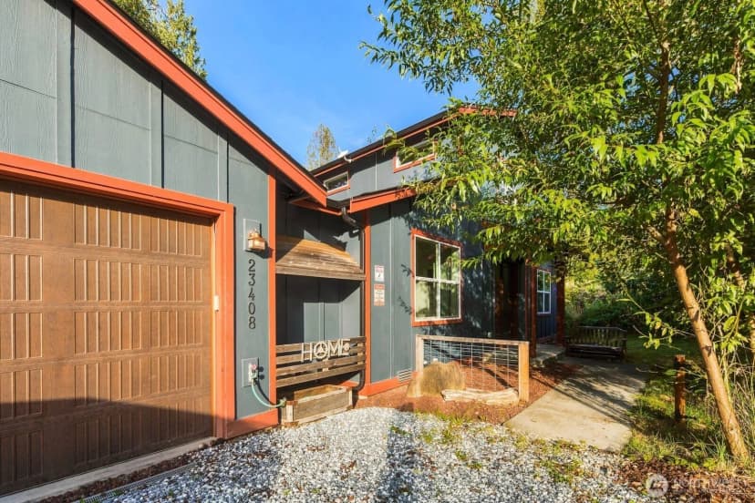 Property photo for 23408 253rd Avenue Se, Maple Valley photo 3