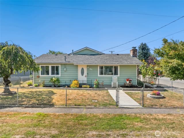 Property photo for 381 N Cascade Street, Buckley