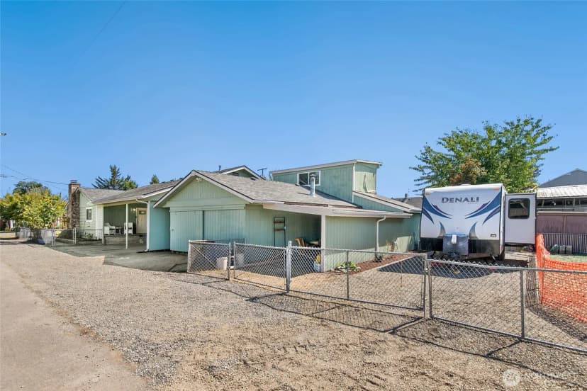 Property photo for 381 N Cascade Street, Buckley photo 35