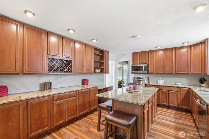 Property photo for 381 N Cascade Street, Buckley photo 12