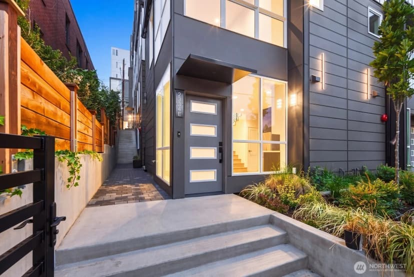 Property photo for 2334 Franklin Avenue E #e, Seattle photo 2