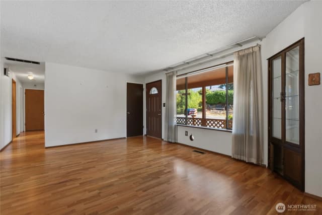 Property photo for 1524 N James St, Tacoma photo 4