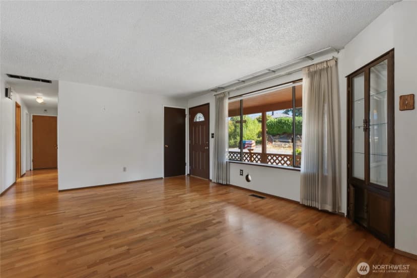 Property photo for 1524 N James St, Tacoma photo 4