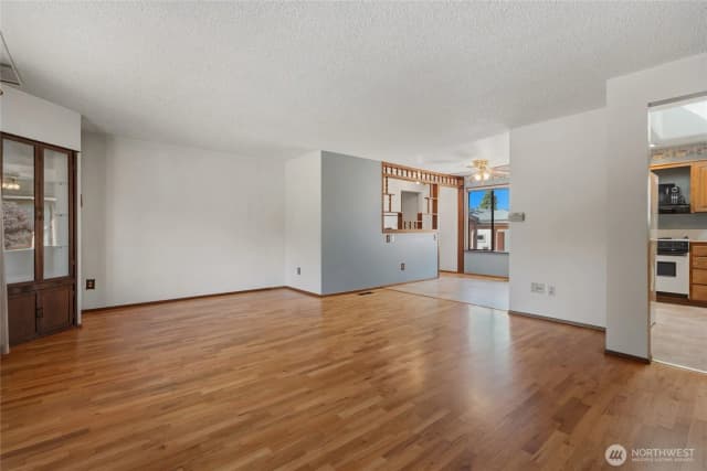 Property photo for 1524 N James St, Tacoma photo 2