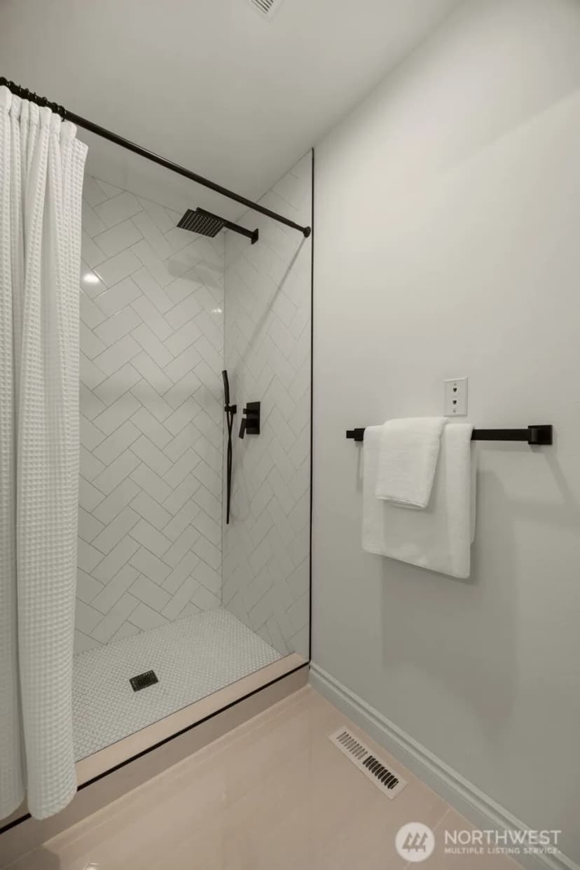 Property photo for 1102 Bellevue Way Se #2, Bellevue photo 21