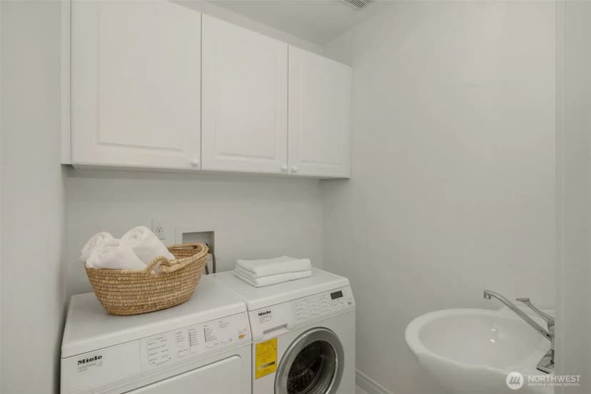 Property photo for 1102 Bellevue Way Se #2, Bellevue photo 15