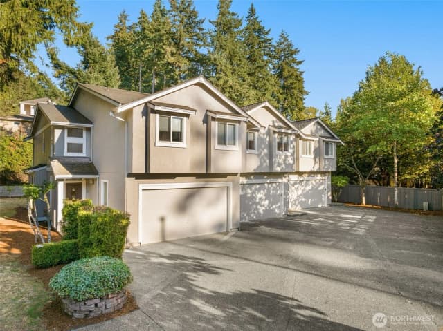 Property photo for 1102 Bellevue Way Se #2, Bellevue