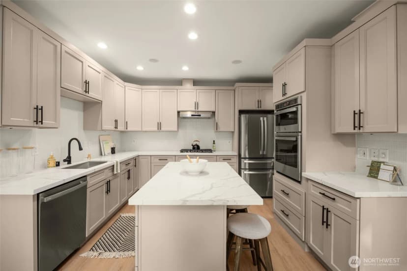 Property photo for 1102 Bellevue Way Se #2, Bellevue photo 11
