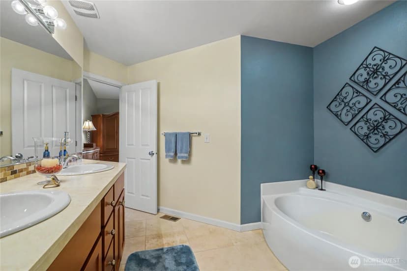 Property photo for 7119 James Place Se, Auburn photo 12