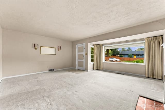 Property photo for 10454 2nd Avenue S, Seattle photo 4