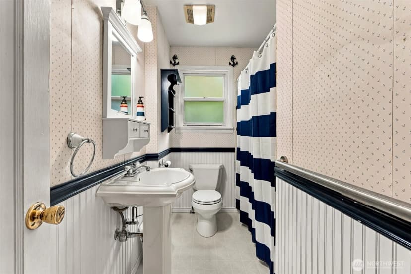 Property photo for 10454 2nd Avenue S, Seattle photo 14