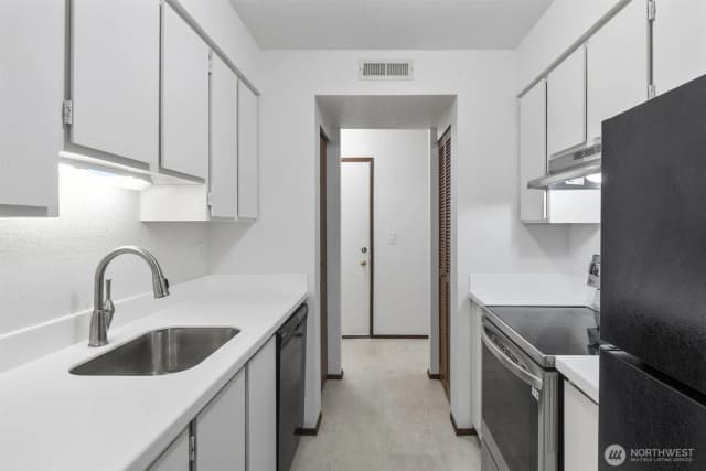 Property photo for 16200 Ne 12th Court #d59, Bellevue photo 4