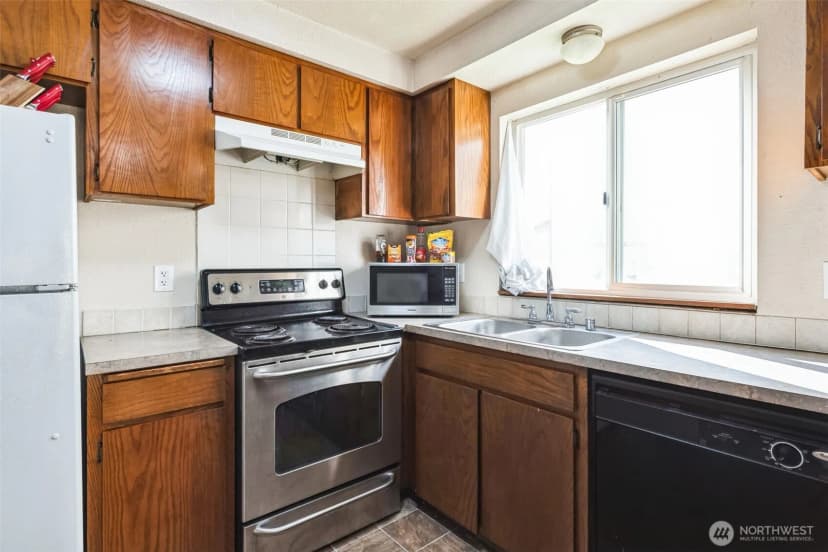 Property photo for 126 W Casino Road #13, Everett photo 11