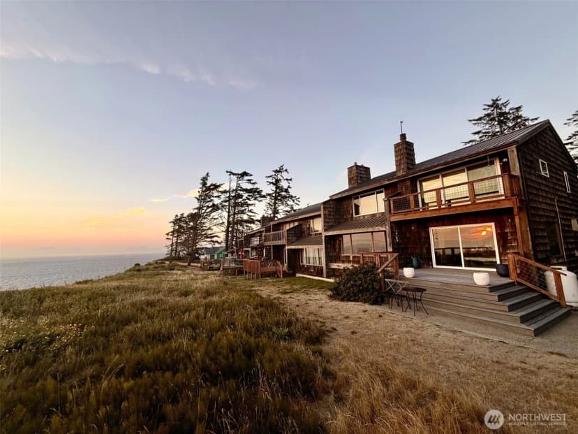 Property photo for 2285 W Beach Road #c, Oak Harbor photo 35