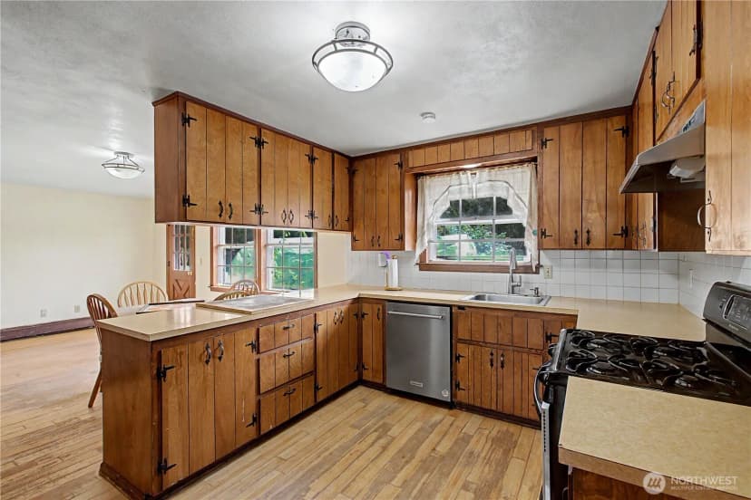 Property photo for 11632 Crockett Street Sw, Olympia photo 7