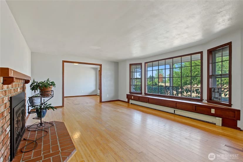 Property photo for 11632 Crockett Street Sw, Olympia photo 4