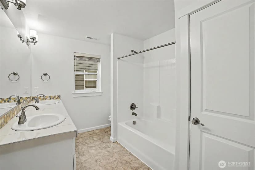 Property photo for 27432 12th Place S, Des Moines photo 27