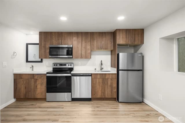 Property photo for 4400 Linden Ave N, Seattle photo 4