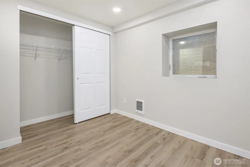 Property photo for 4400 Linden Ave N, Seattle photo 6