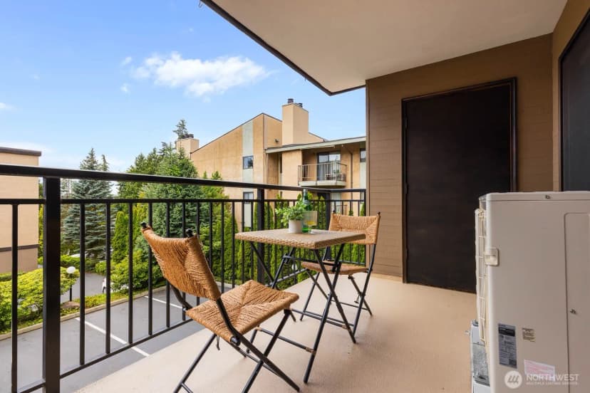 Property photo for 1070 5th Avenue S #207, Edmonds photo 6