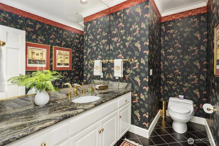 Property photo for 8496 Ne Woodland Cove Drive, Kirkland photo 20