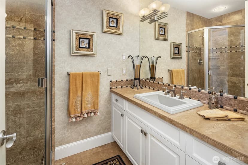 Property photo for 8496 Ne Woodland Cove Drive, Kirkland photo 34