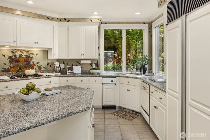 Property photo for 8496 Ne Woodland Cove Drive, Kirkland photo 13
