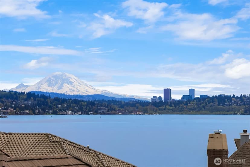 Property photo for 8496 Ne Woodland Cove Drive, Kirkland photo 18