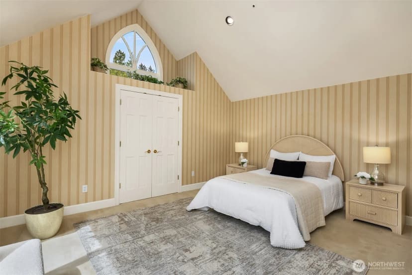 Property photo for 8496 Ne Woodland Cove Drive, Kirkland photo 30