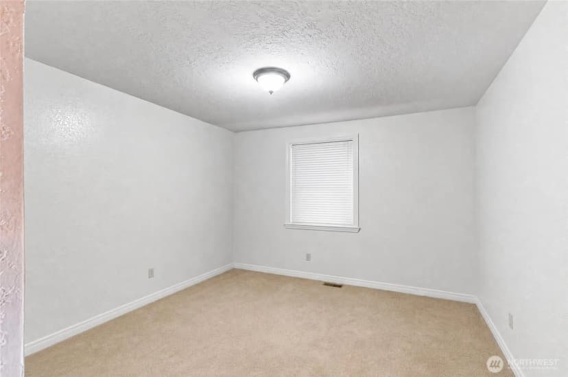 Property photo for 27131 52nd Avenue S, Kent photo 11
