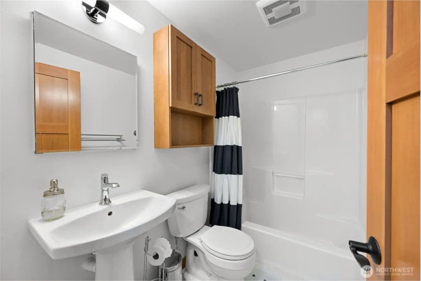 Property photo for 906 11th Street #4, Bellingham photo 29