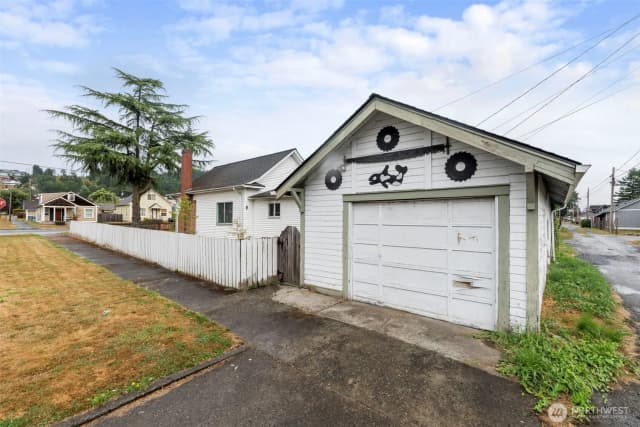 Property photo for 119 Sw Cascade Avenue, Chehalis photo 2