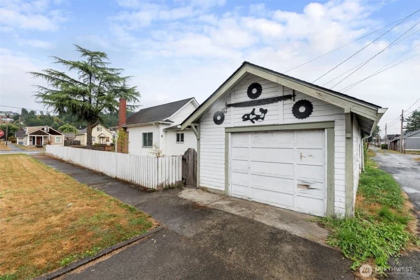 Property photo for 119 Sw Cascade Avenue, Chehalis photo 2