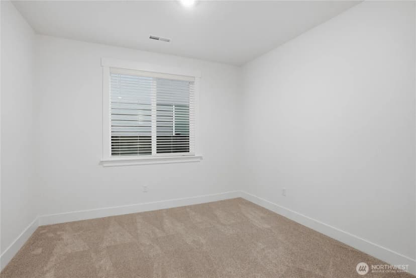 Property photo for 32141 Grand Avenue Se, Black Diamond photo 19