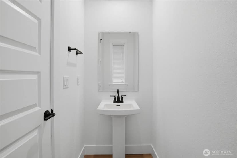 Property photo for 32141 Grand Avenue Se, Black Diamond photo 23