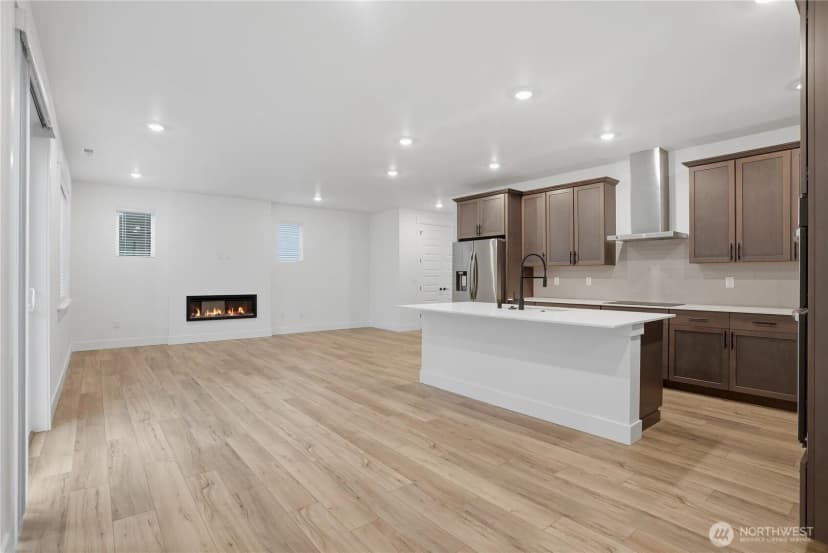 Property photo for 32141 Grand Avenue Se, Black Diamond photo 8
