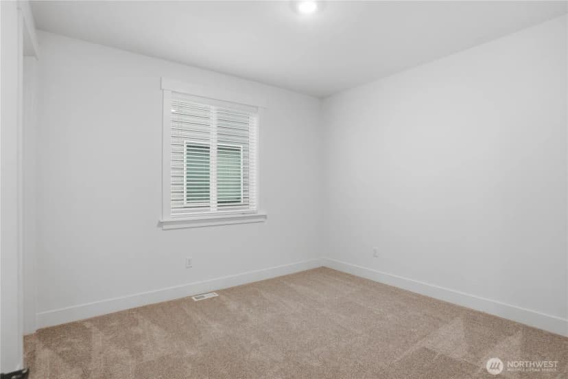 Property photo for 32141 Grand Avenue Se, Black Diamond photo 22