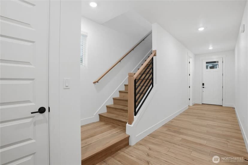 Property photo for 32141 Grand Avenue Se, Black Diamond photo 10
