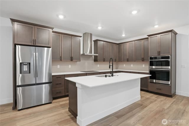 Property photo for 32141 Grand Avenue Se, Black Diamond photo 2
