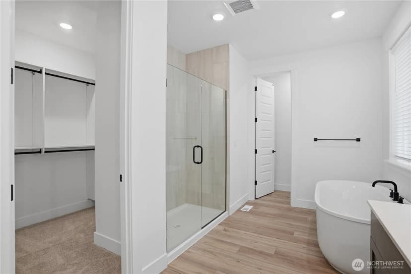 Property photo for 32141 Grand Avenue Se, Black Diamond photo 15