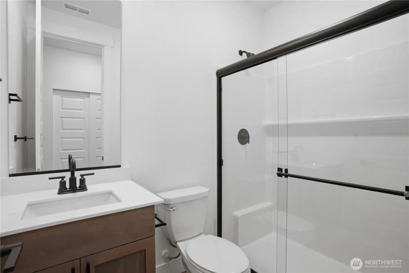 Property photo for 32141 Grand Avenue Se, Black Diamond photo 18