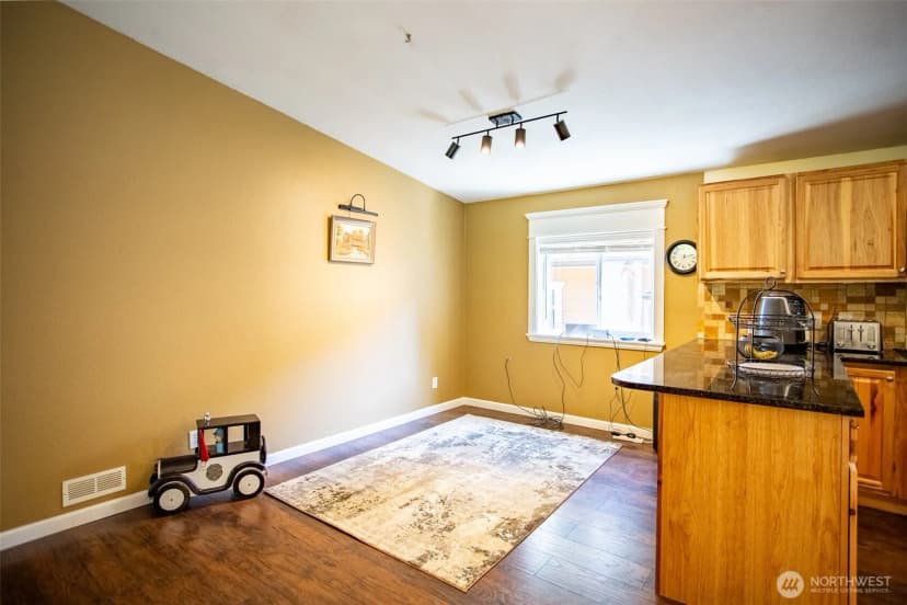 Property photo for 18716 215th Avenue E, Orting photo 17