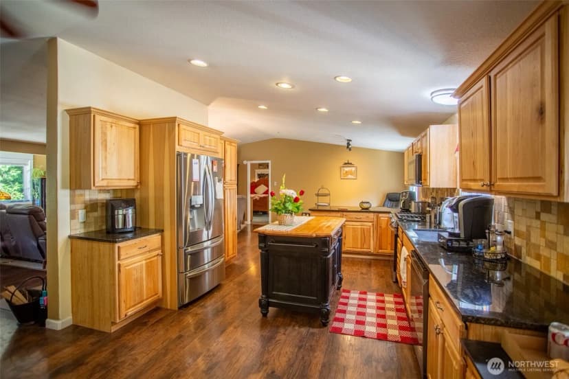 Property photo for 18716 215th Avenue E, Orting photo 11