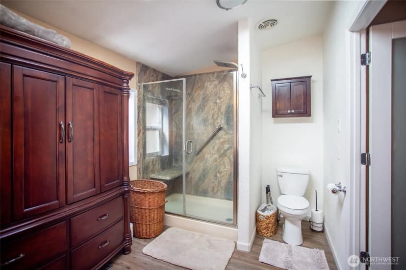 Property photo for 18716 215th Avenue E, Orting photo 16