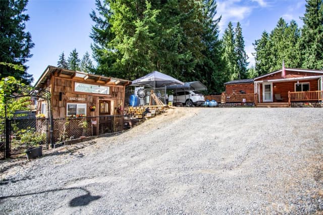 Property photo for 18716 215th Avenue E, Orting photo 3